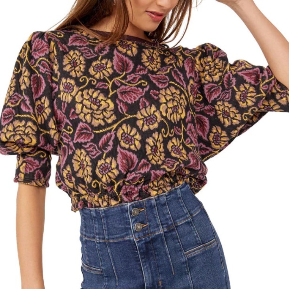 FREE PEOPLE - NWT “No Ordinary Top” size S.